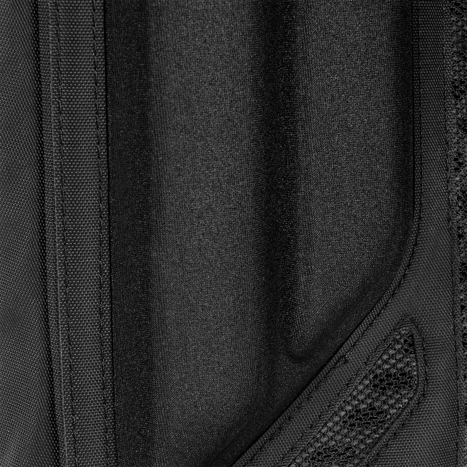 paragon-hydration-pack-s6 Paragon_Black_Texture.png