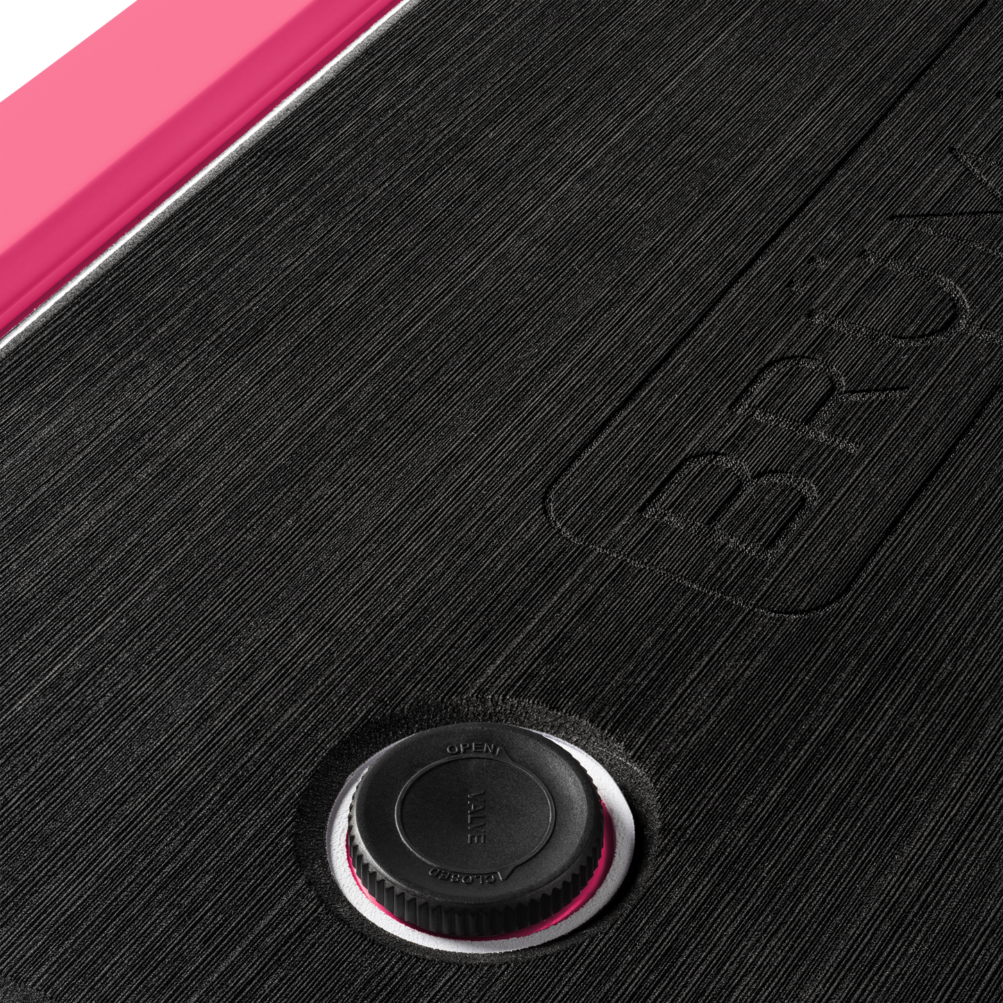 brutank-p8 brutank-55qt-neonpink-vent.png