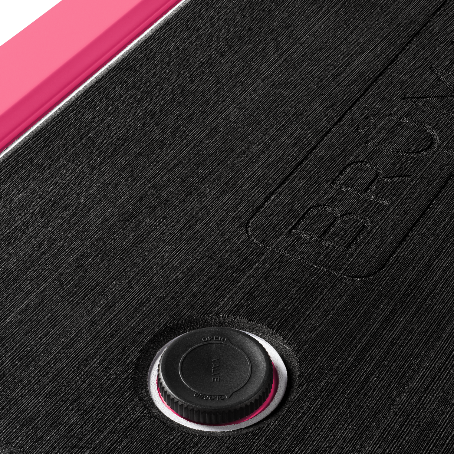 brutank-p8 brutank-55qt-neonpink-vent.png